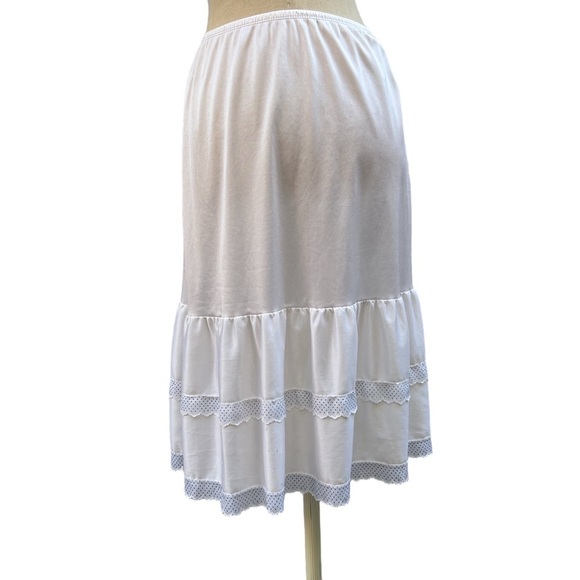 Vintage 1980s Nylon Half Slip with Polka Dot Trim Size Large - Picture 5 of 6